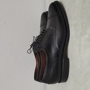 NEW Allen Edmonds Sanford oxford shoes. Size 9